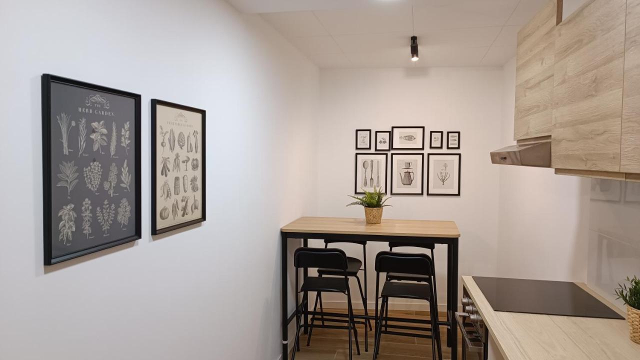 NUEVO Céntrico apartamento a 3 minutos del AVE Lleida Exterior foto
