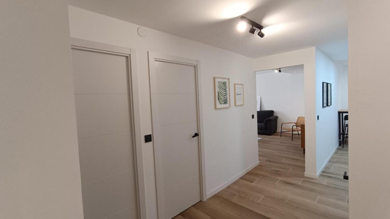 NUEVO Céntrico apartamento a 3 minutos del AVE Lleida Exterior foto