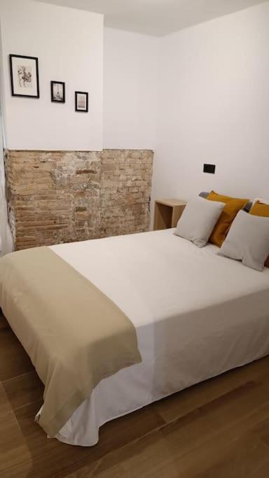 NUEVO Céntrico apartamento a 3 minutos del AVE Lleida Exterior foto